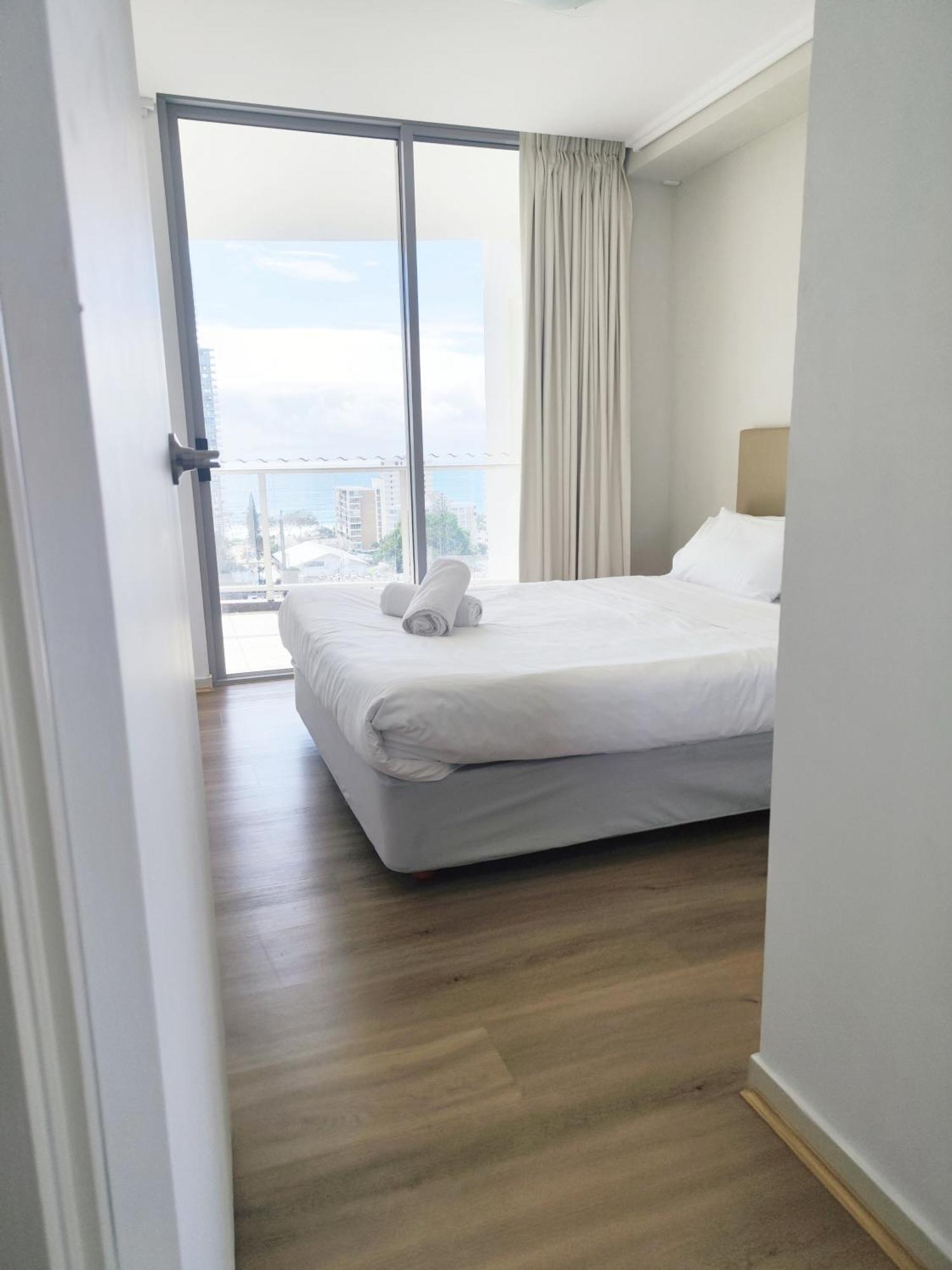 255 Sqm 3 Bedroom River Ocean View Surfers Paradise Aparthotel Gold Coast