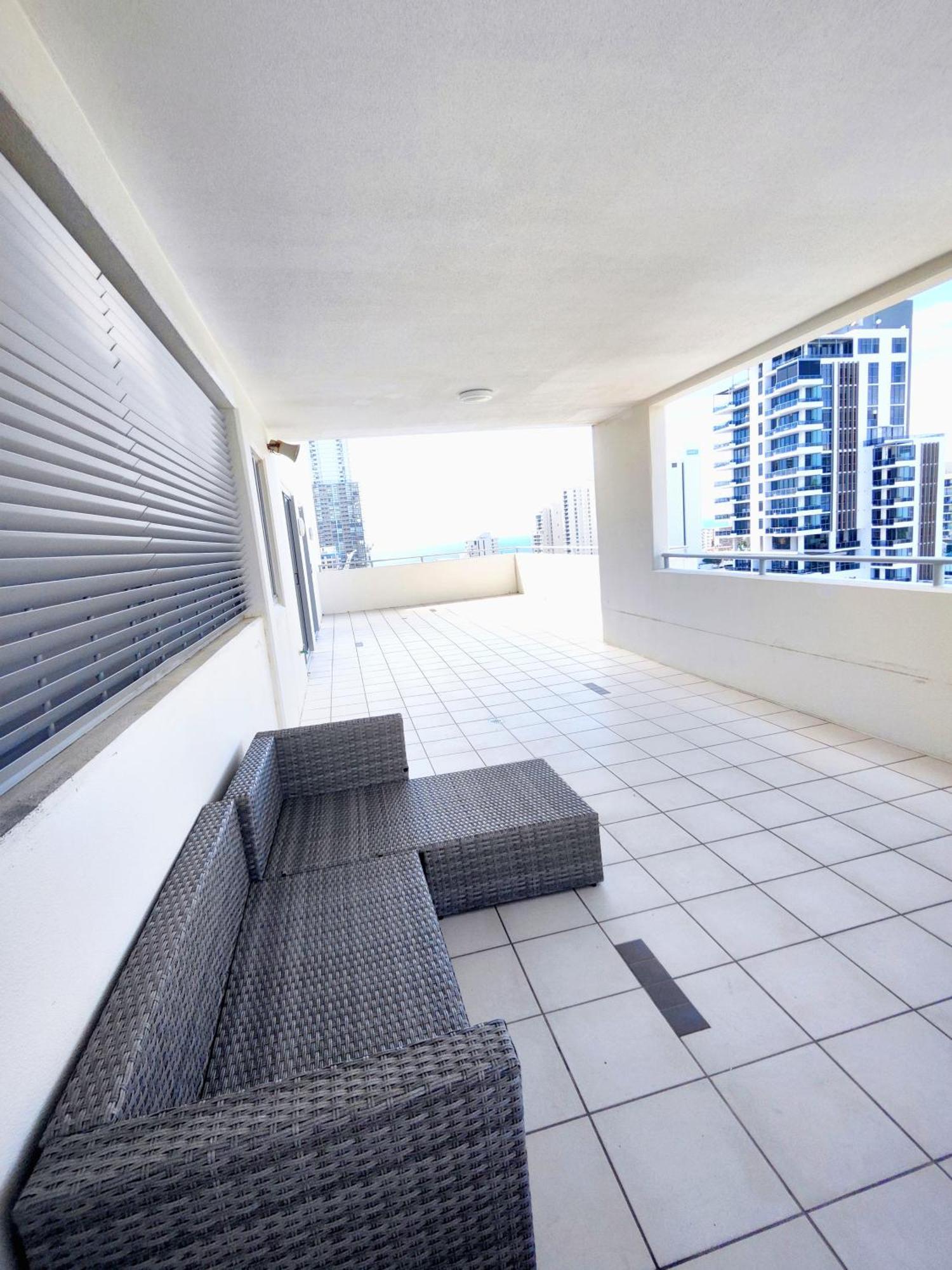 Aparthotel 255 Sqm 3 Bedroom River Ocean View Surfers Paradise