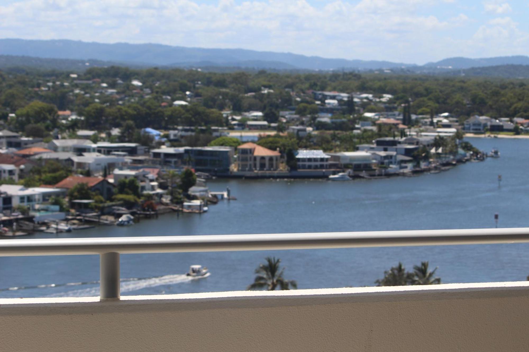 Aparthotel 255 Sqm 3 Bedroom River Ocean View Surfers Paradise Gold Coast